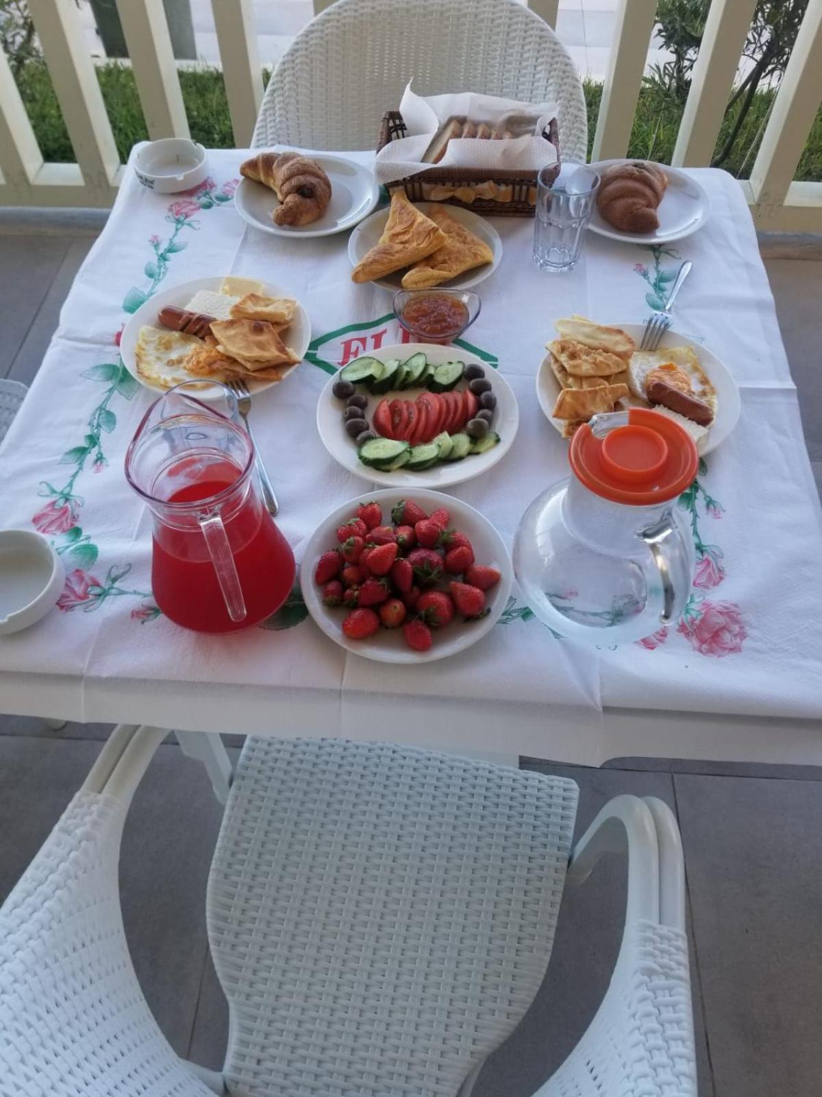 Hotel Maren Дуррес Экстерьер фото