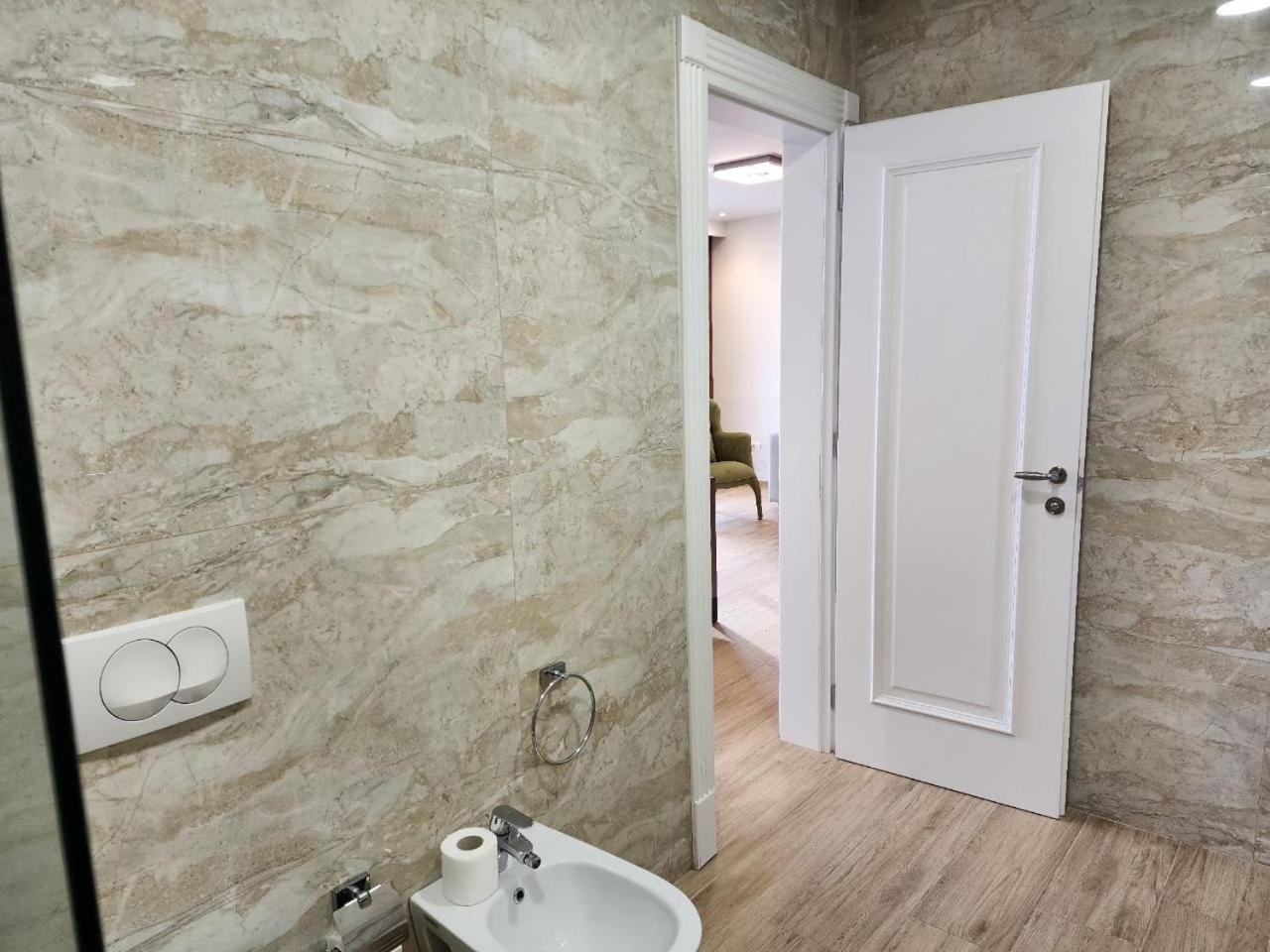 Hotel Maren Дуррес Экстерьер фото